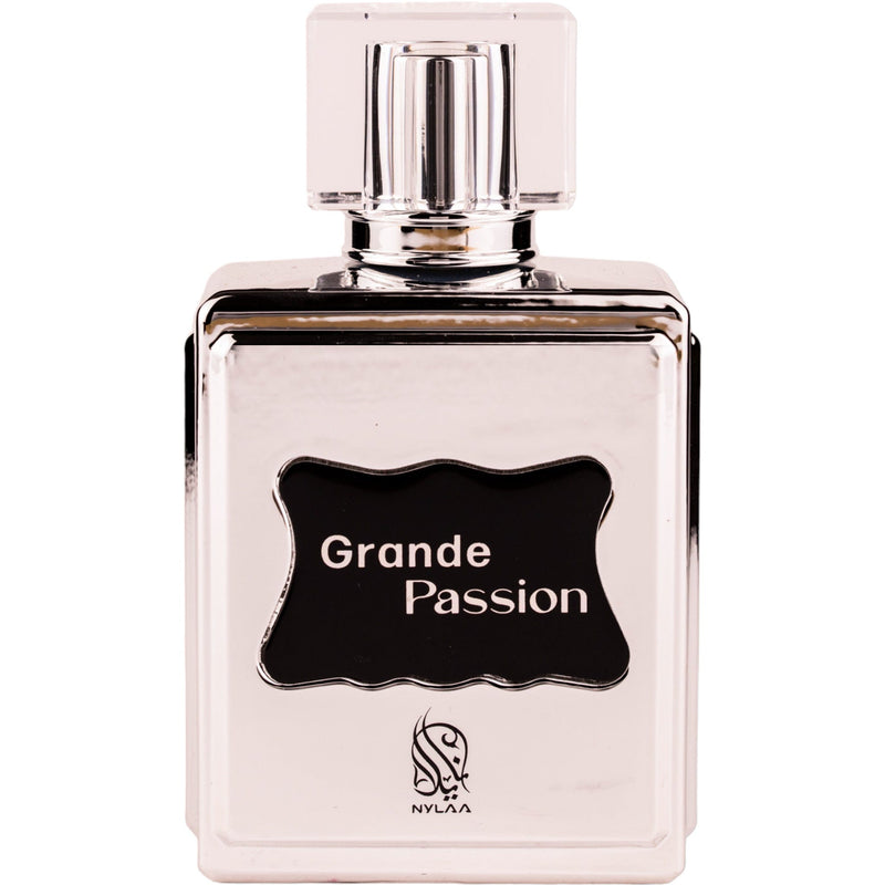 Grande Passion EDP 100ml från Nylaa – en kraftfull herrdoft med citrus, kryddor och träiga toner för eleganta tillfällen.