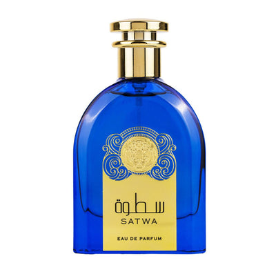 Satwa Eau de Parfum 100ml från Ard Al Zaafaran erbjuder en lyxig och förförisk doft med noter av blommor och trä, perfekt för alla tillfällen.
