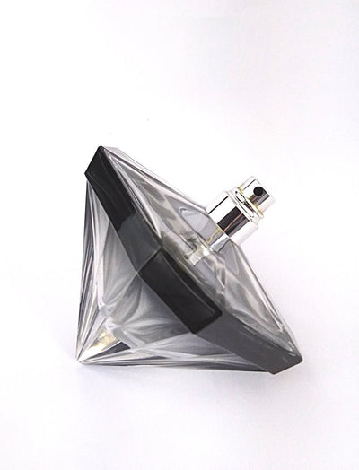 Treasure Rose Eau de Toilette 25ml från Memwa: En blommig, romantisk doft med inslag av rosor och frukt, perfekt för varje tillfälle.